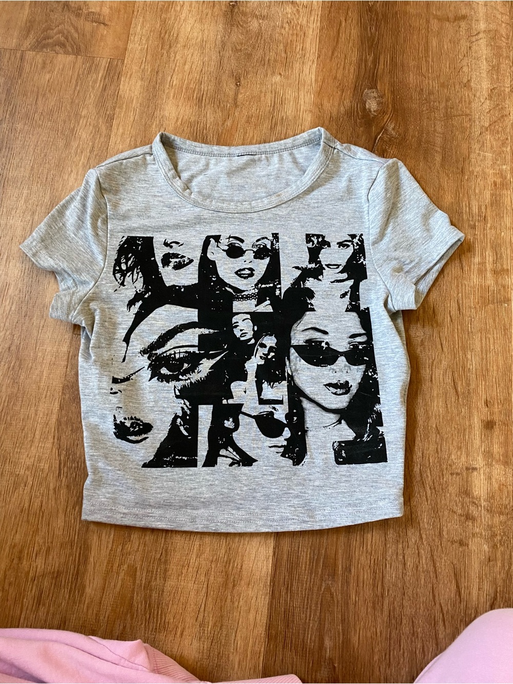 Women's Grey Graphic Short Sleeve Tee - Crop Style